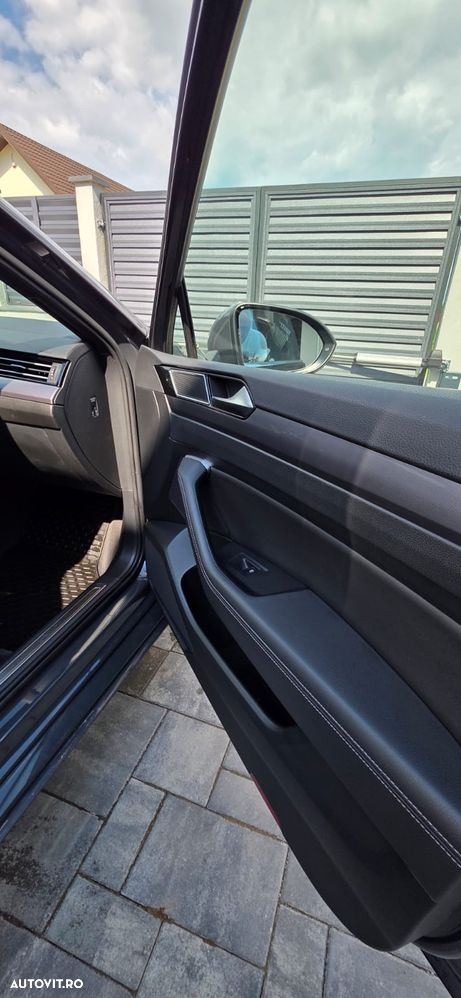 Volkswagen Passat 2.0 TDI DSG Comfortline - 28