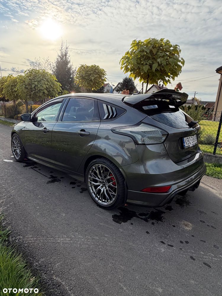 Ford Focus - 8