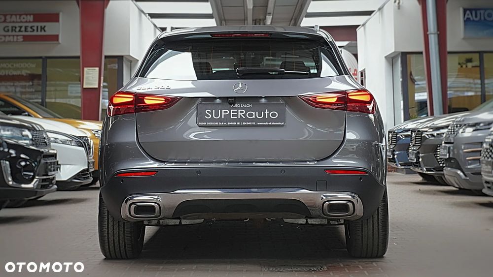Mercedes-Benz GLA 200 - 10