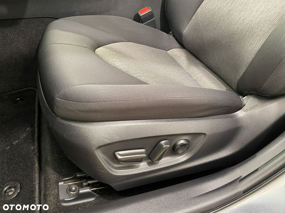 Toyota Camry - 18