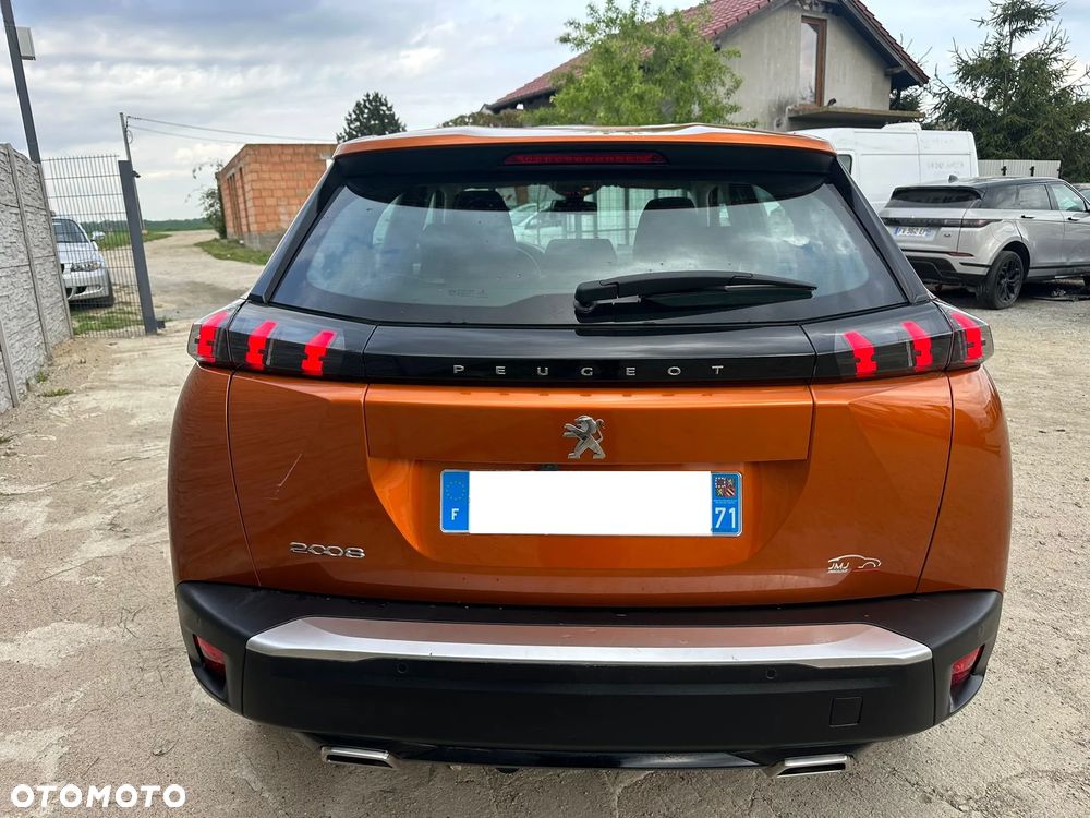 Peugeot 2008 PureTech 130 EAT8 Allure - 19