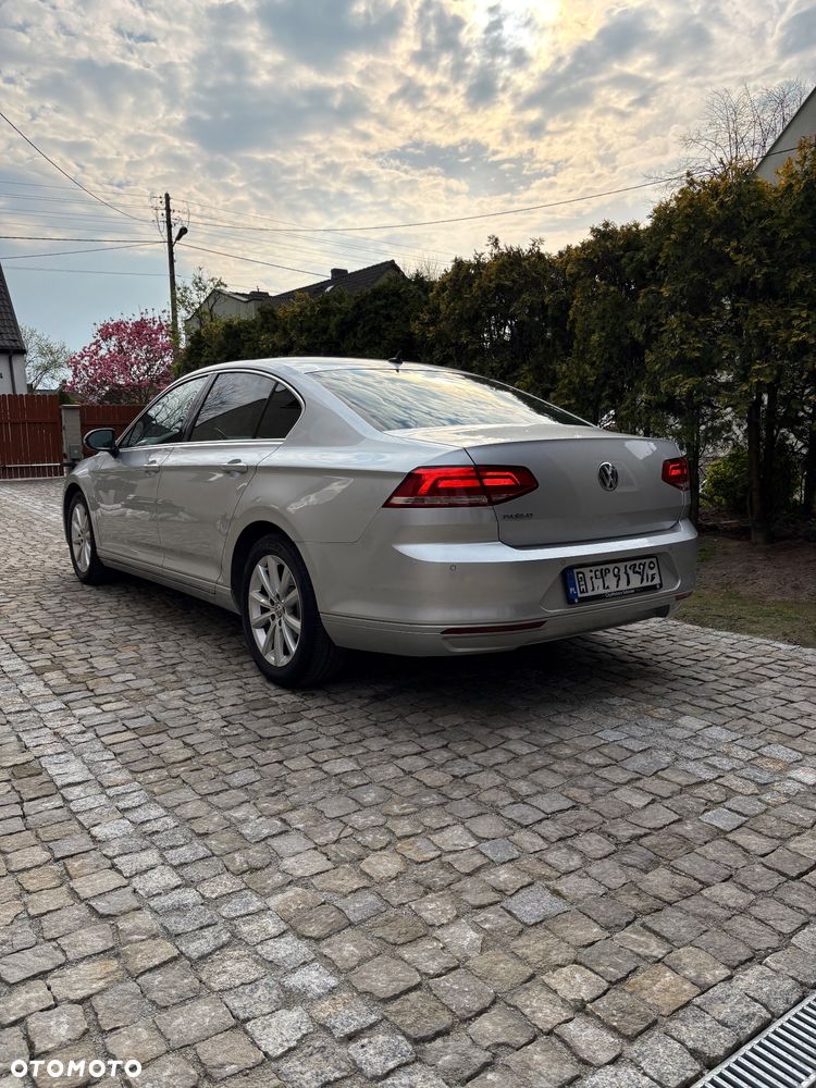 Volkswagen Passat 2.0 TDI SCR Comfortline - 4