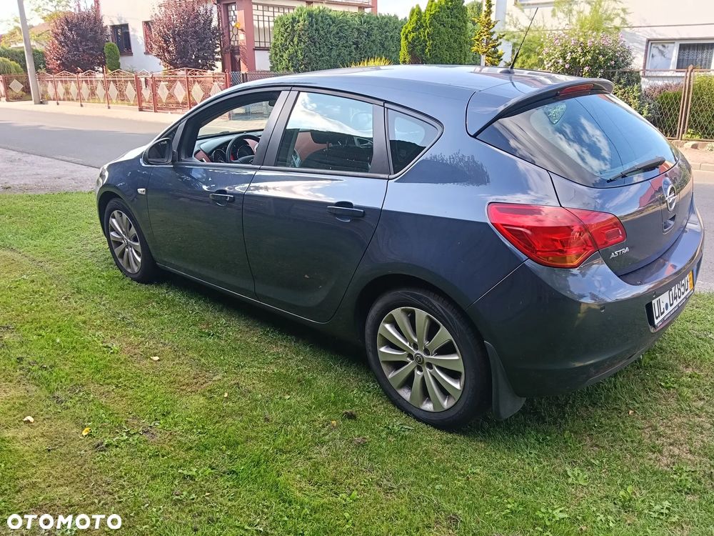 Opel Astra 1.6 - 8