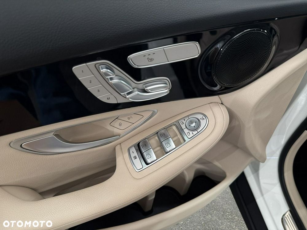 Mercedes-Benz GLC - 24