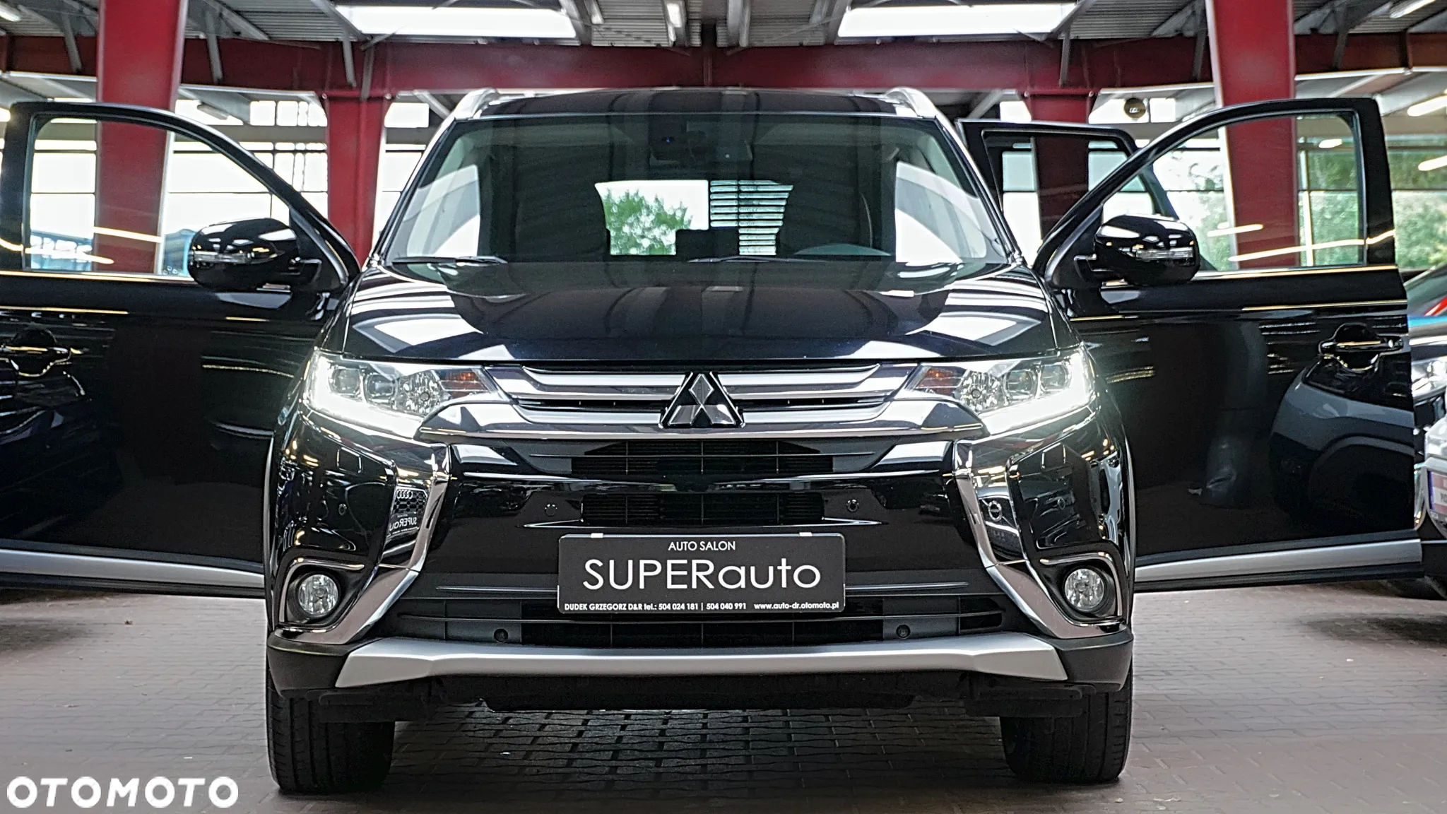 Mitsubishi Outlander 2.0 Intense + Navi 4WD CVT - 4