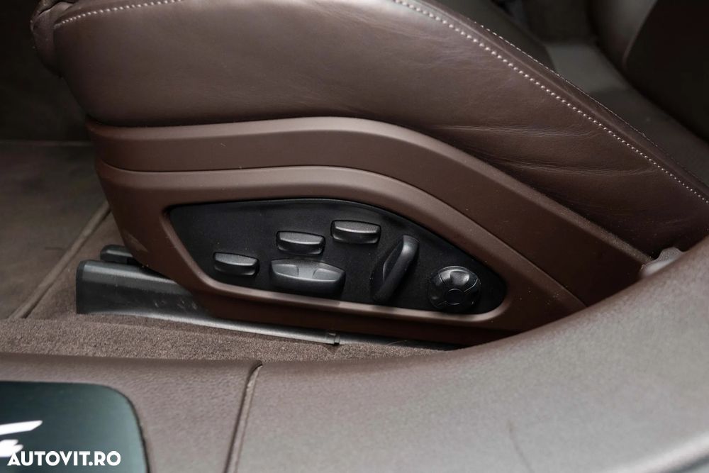 Porsche Panamera 4 E-Hybrid Executive - 32