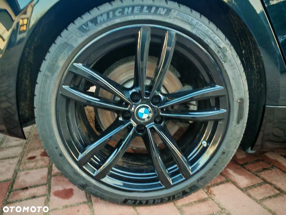 BMW Seria 5 520d Sport Line - 23