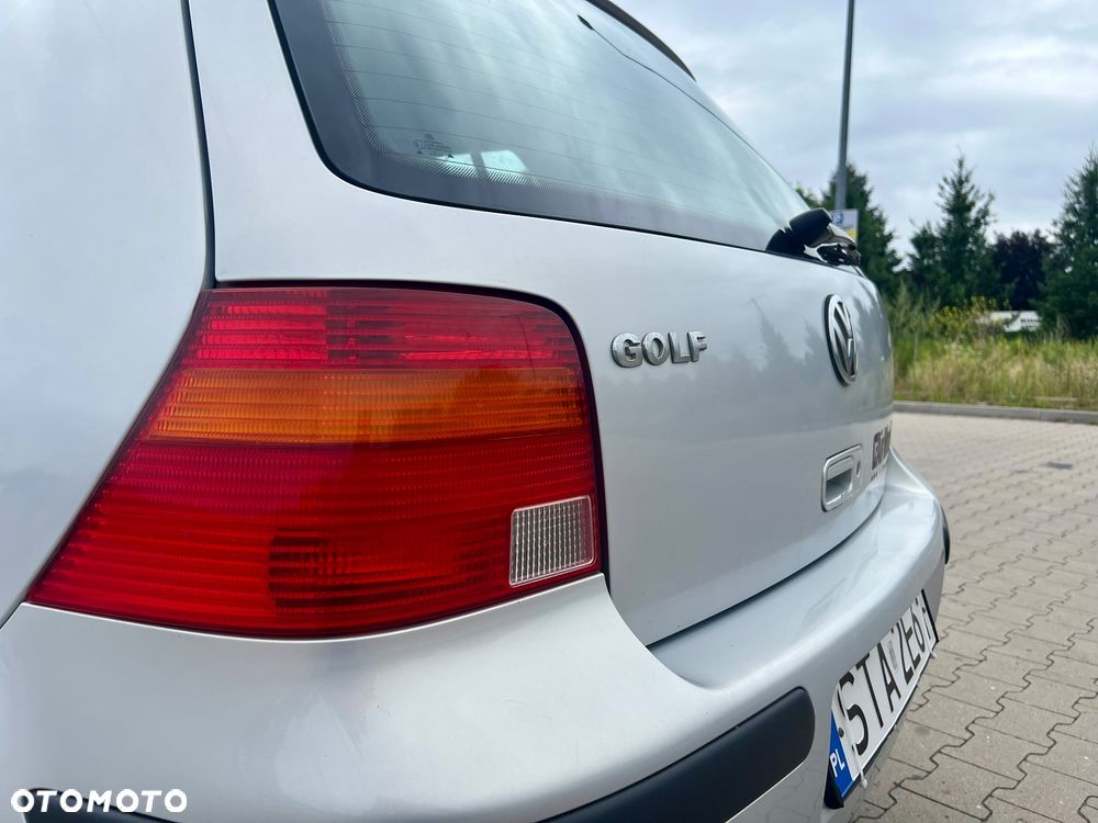 Volkswagen Golf - 10