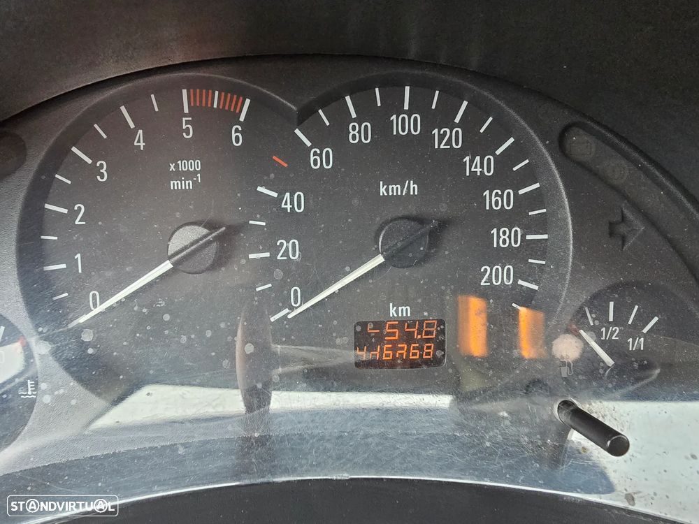 Opel Corsa 1.7 DTi 16V Confort - 27