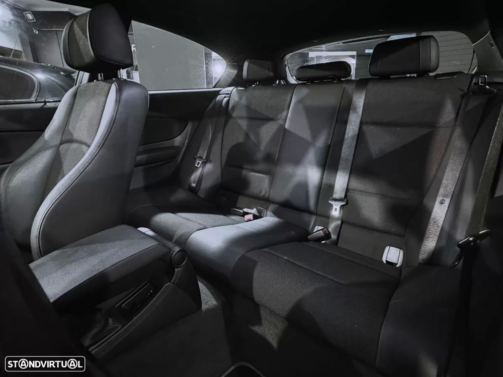 BMW 118 d Pack M - 11