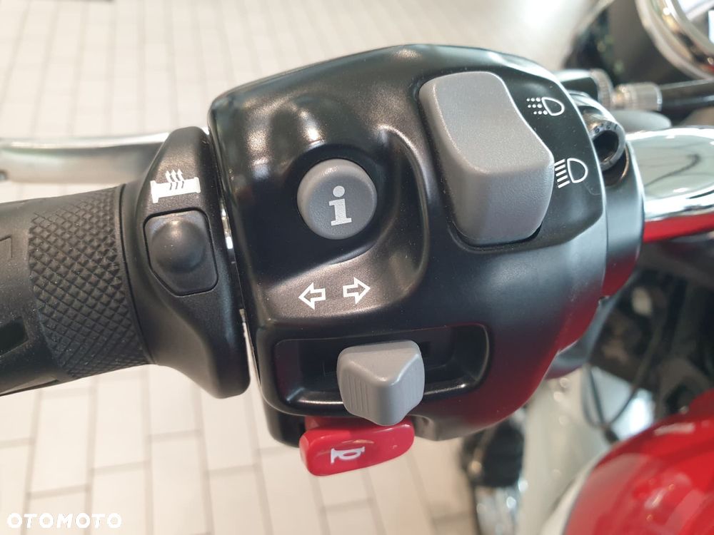 Triumph Bonneville - 25