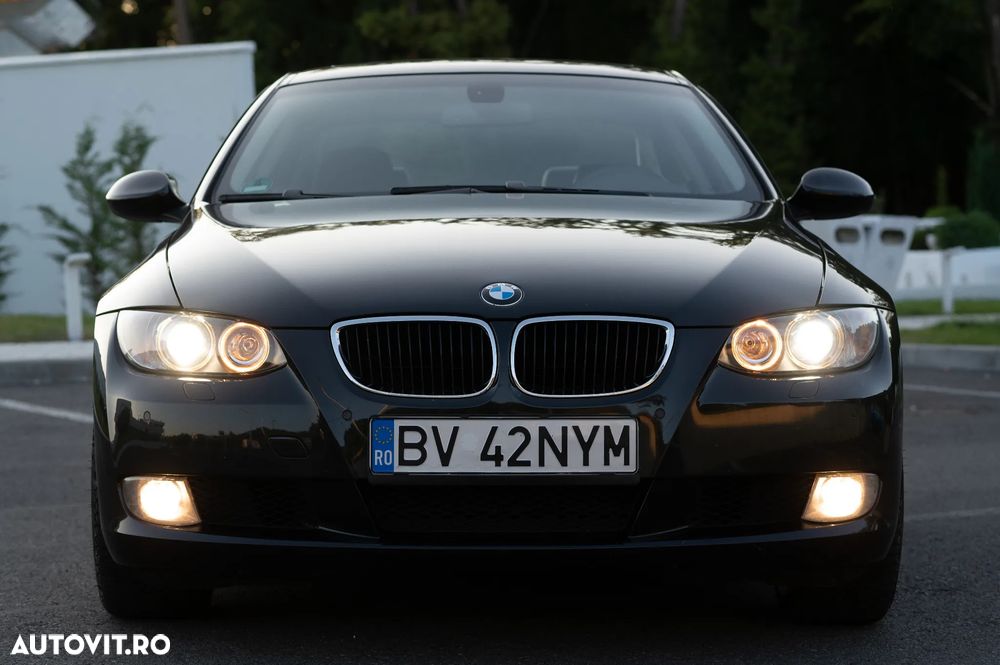 BMW Seria 3 320i Aut. - 2