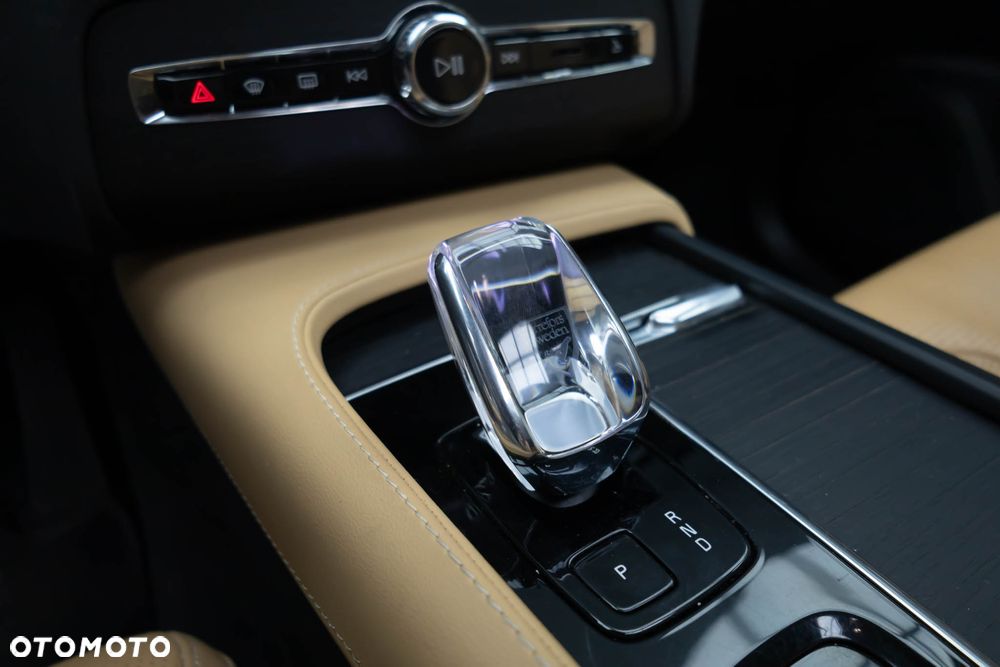 Volvo XC 90 T8 AWD Recharge Ultimate Bright - 28