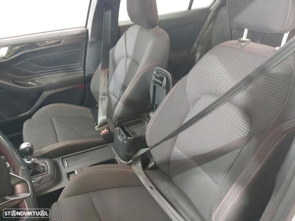 Ford Focus SW 1.5 TDCi EcoBlue Active - 9