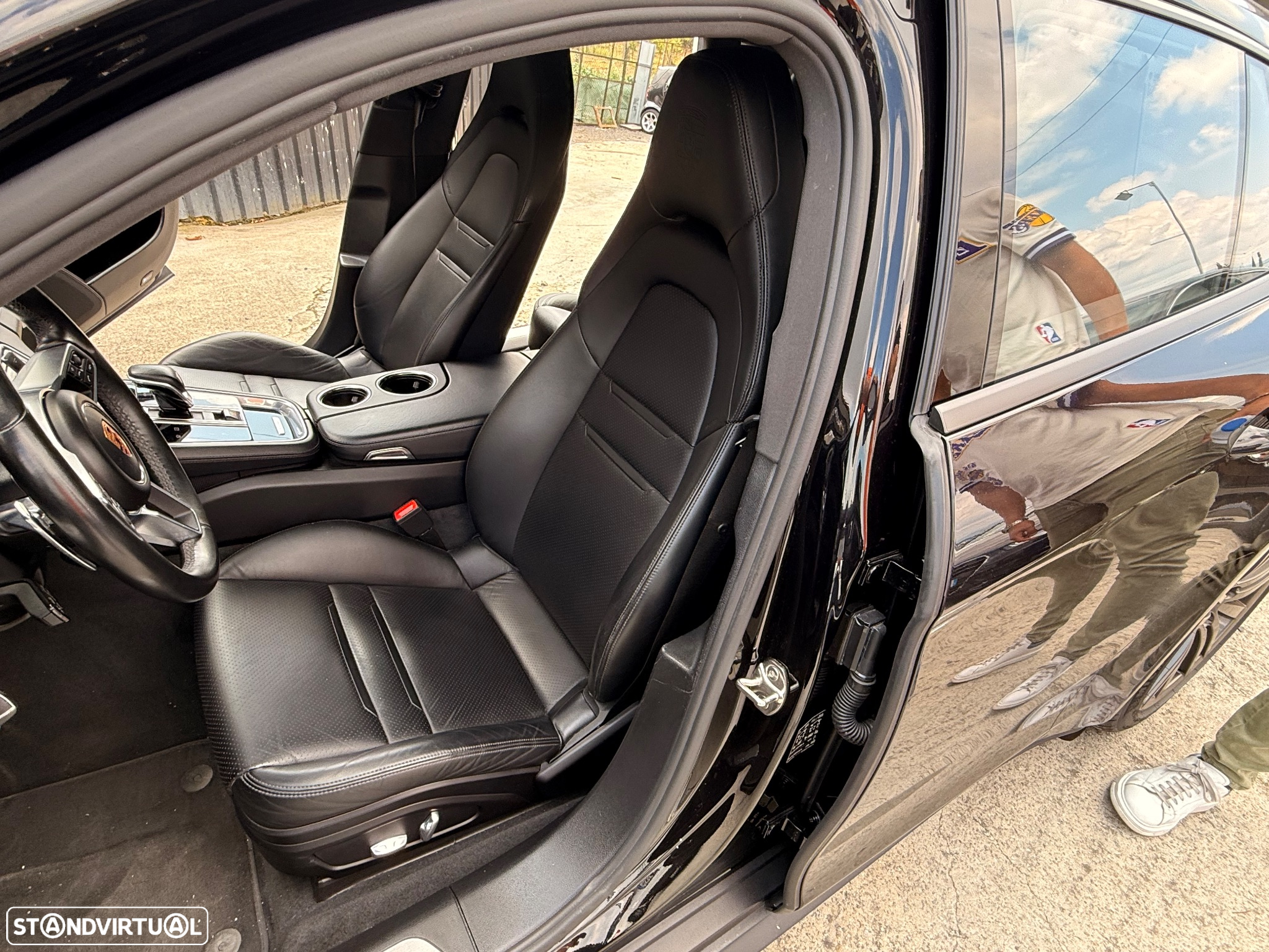 Porsche Panamera Sport Turismo 4 E-Hybrid 10 Years Edition - 37