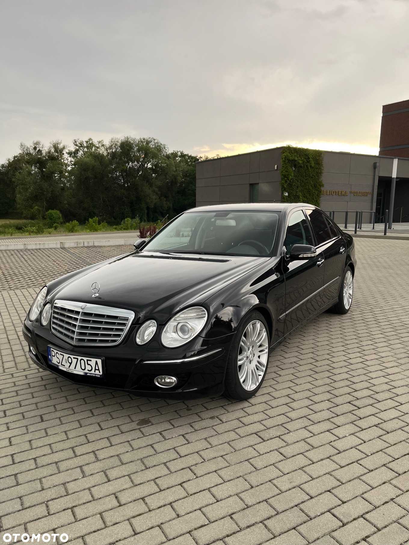Mercedes-Benz Klasa E 200 T Kompressor Automatik Classic - 2