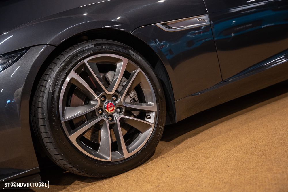 Jaguar F-Type - 8