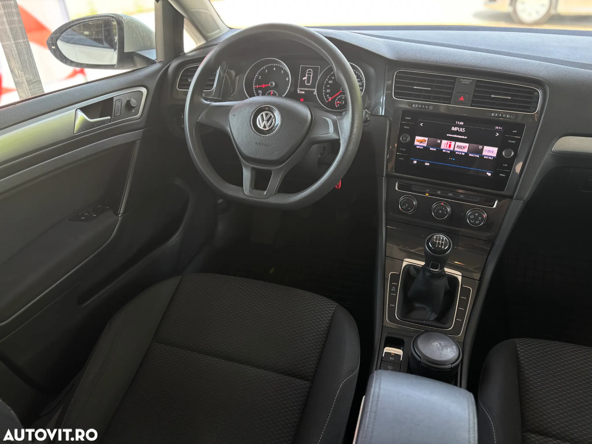 Volkswagen Golf 1.0 TSI Comfortline - 32