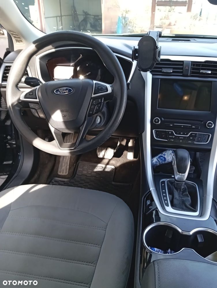 Ford Fusion - 12