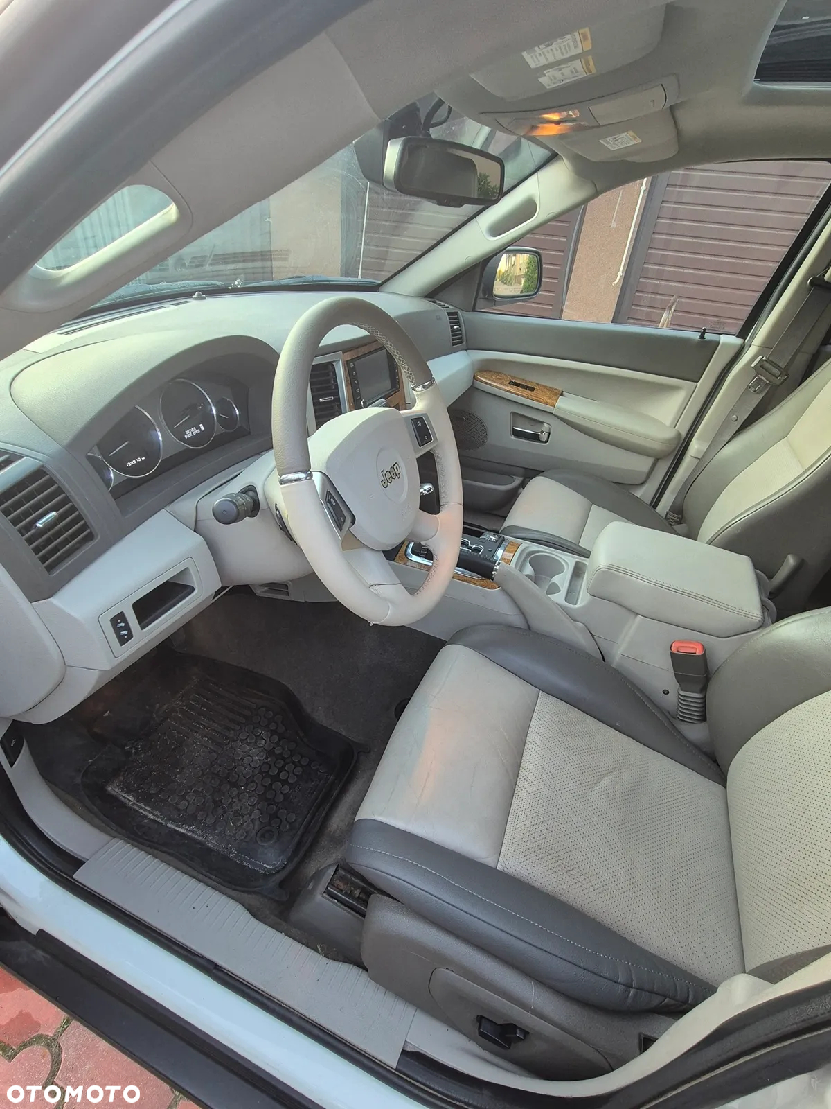 Jeep Grand Cherokee - 18