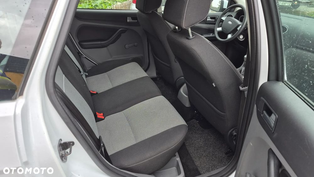 Ford Focus - 13