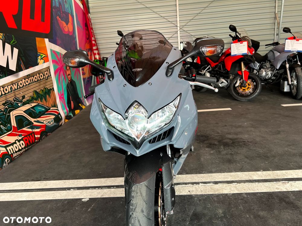 Suzuki GSX-R - 27