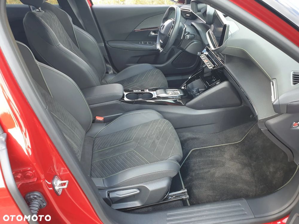 Peugeot 2008 PureTech 130 GT S&S EAT8 - 32