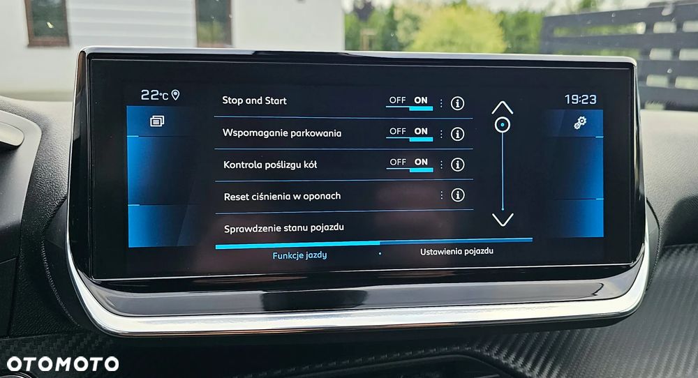 Peugeot 2008 PureTech 130 EAT8 Allure Pack - 24