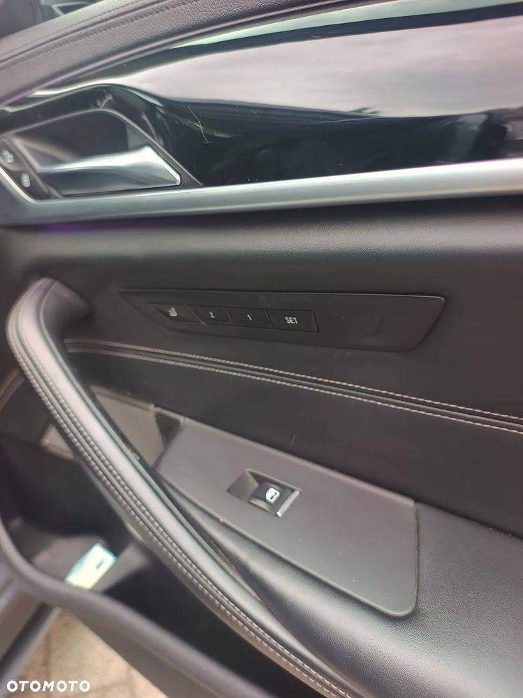 BMW Seria 5 530d xDrive M Sport sport - 12
