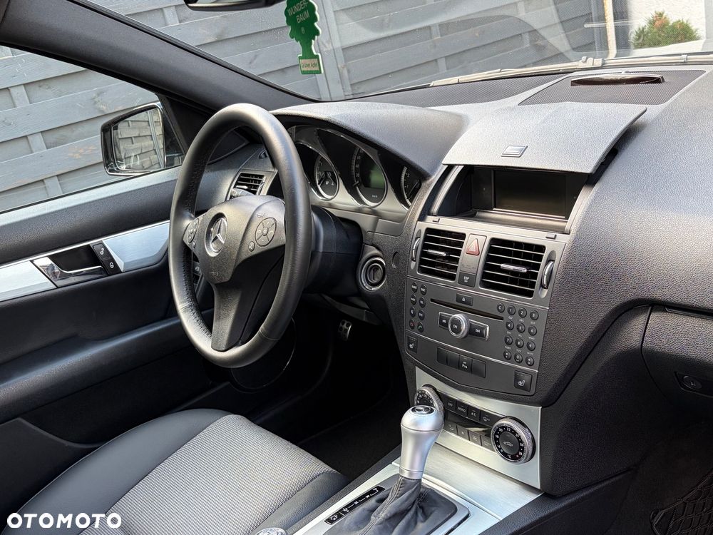 Mercedes-Benz Klasa C 180 Kompressor Automatik BlueEFFICIENCY Special Edition - 27
