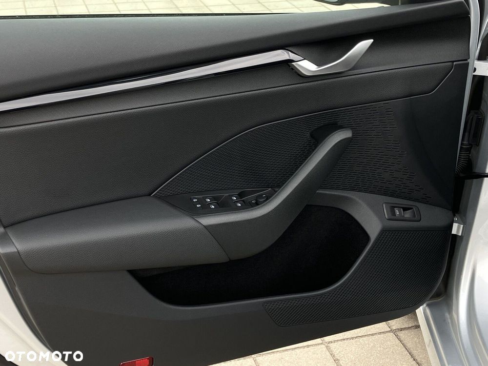Skoda Octavia 1.5 TSI mHEV Selection DSG - 13