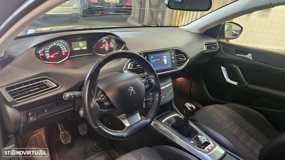 Peugeot 308 BlueHDi 130 Allure - 18