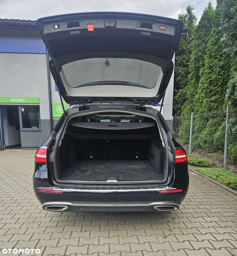 Mercedes-Benz Klasa E 200 4-Matic 9G-TRONIC - 9
