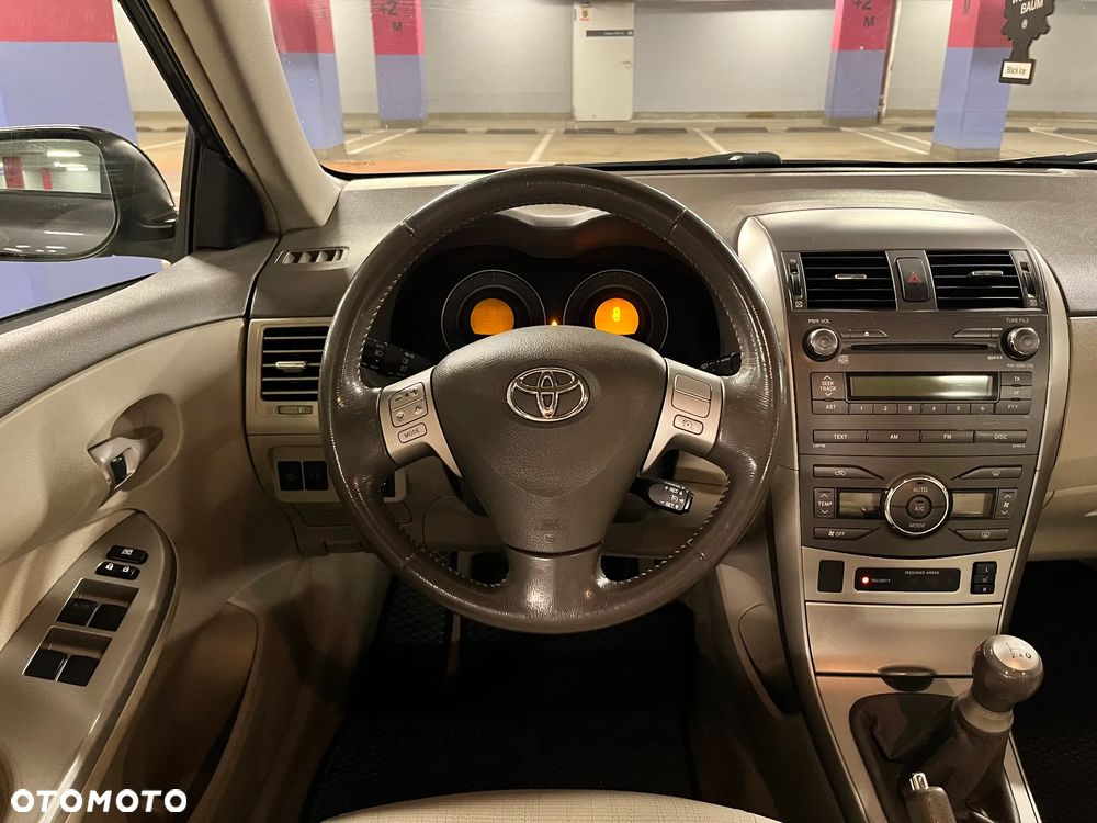 Toyota Corolla 1.6 VVT-i Luna - 11