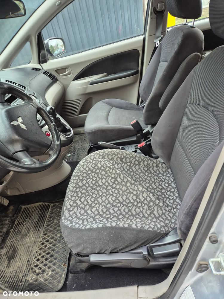 Mitsubishi Grandis 2.0 DI-D 7-Sitzer Intense - 7