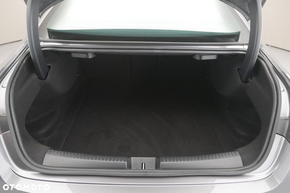 Mercedes-Benz CLA - 16