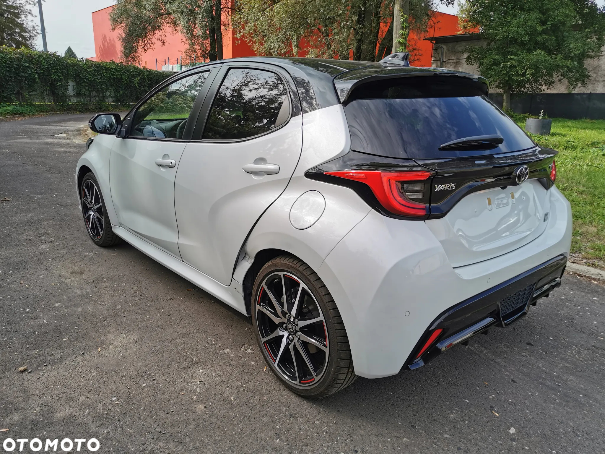 Toyota Yaris Hybrid 1.5 GR Sport - 3