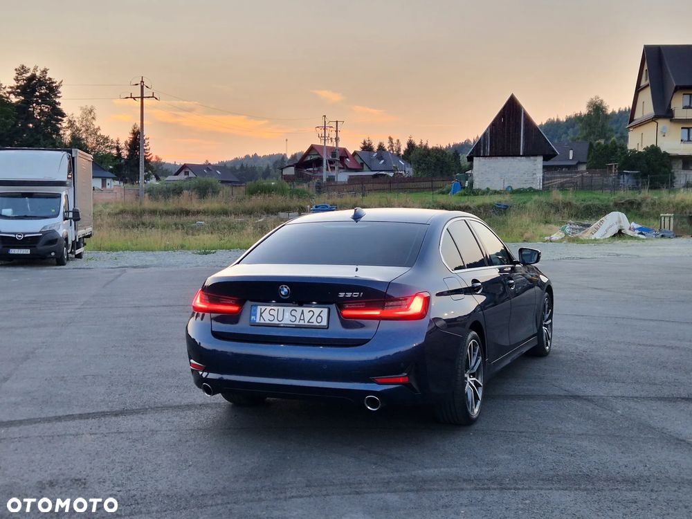BMW Seria 3 330i Sport Line - 8