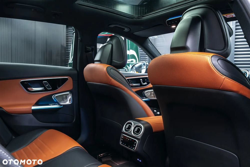 Mercedes-Benz Klasa C 300 mHEV 4-Matic AMG - 24