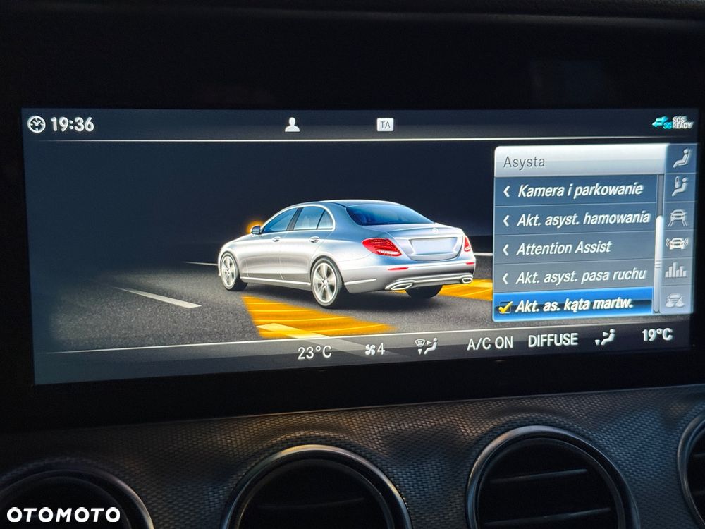 Mercedes-Benz Klasa E 220 d 4-Matic 9G-TRONIC - 17