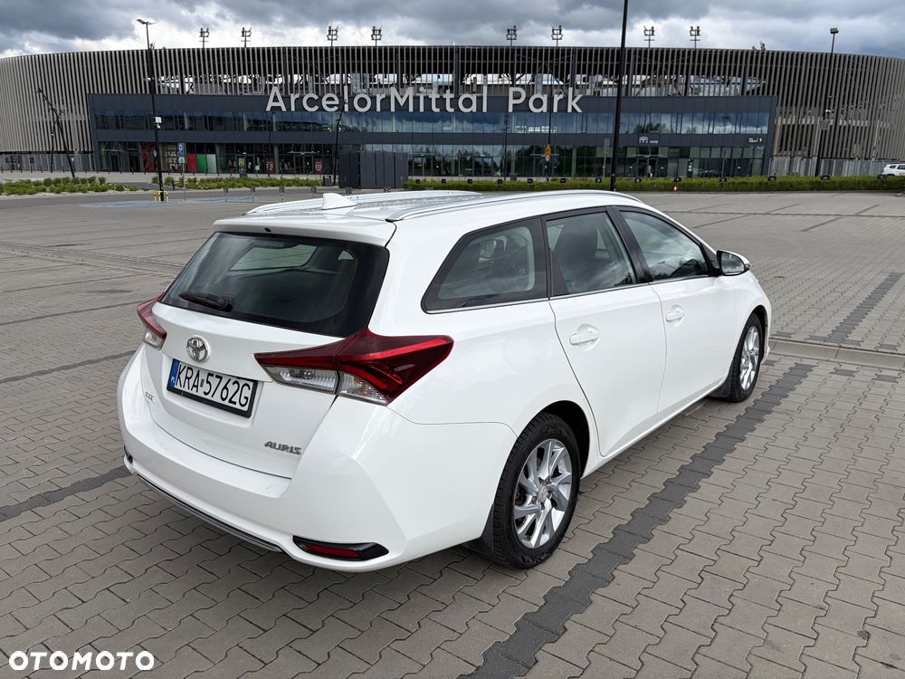 Toyota Auris 1.6 Premium + MM - 3