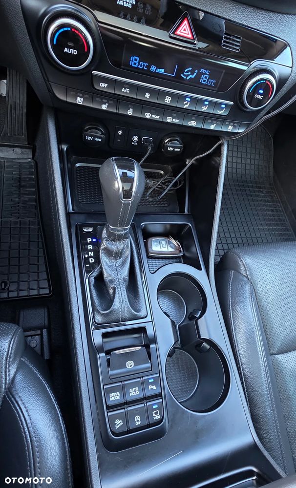 Hyundai Tucson 2.0 CRDI Premium 4WD - 29