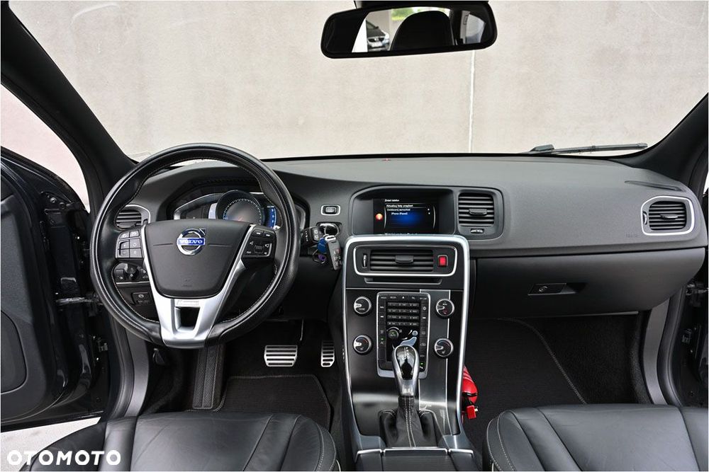 Volvo V60 D4 Geartronic RDesign - 14