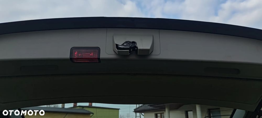 BMW Seria 3 330i - 28