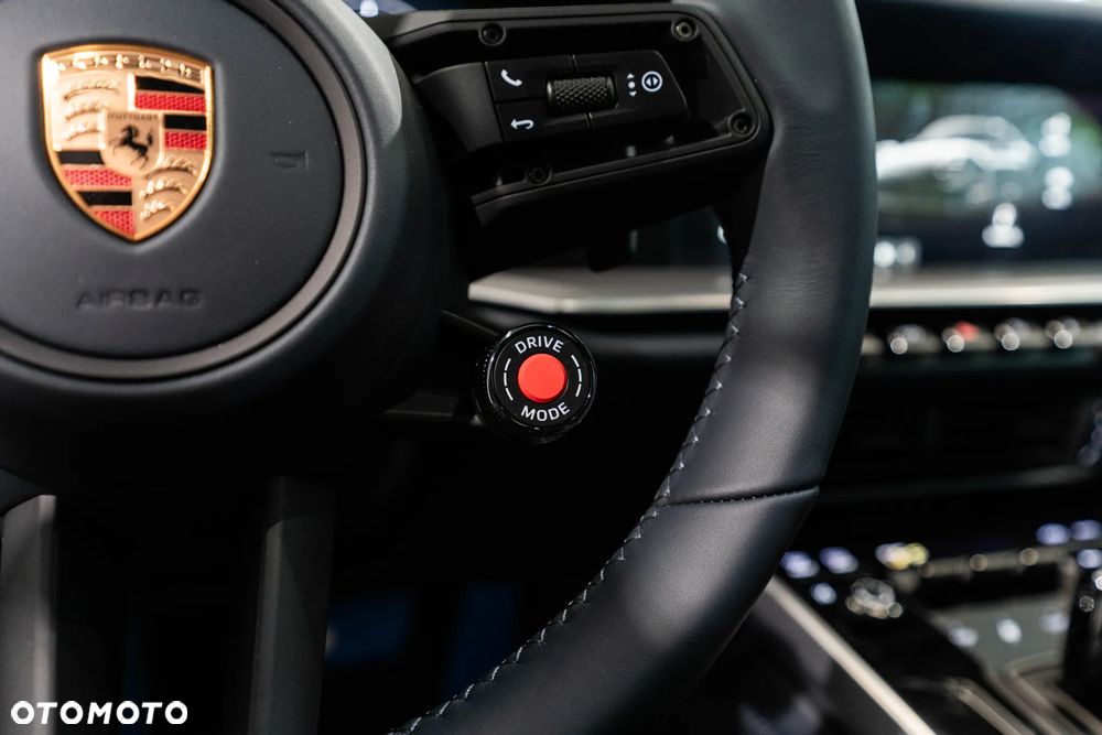 Porsche 911 Carrera 4S - 19