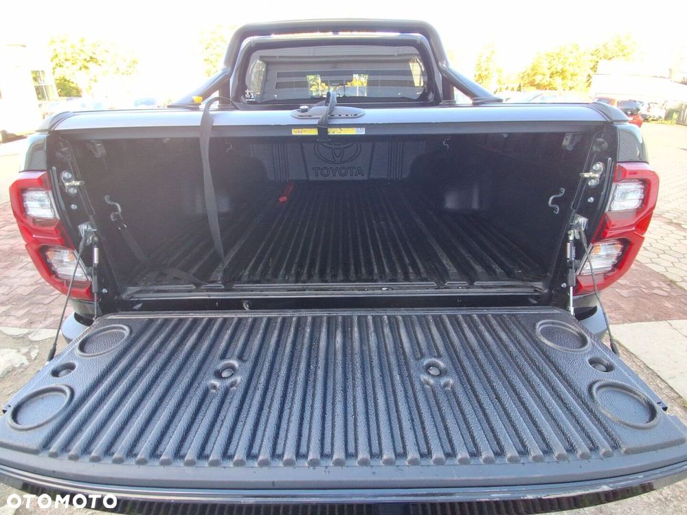 Toyota Hilux 2.8 D-4D mHEV Double Cab Invincible 4x4 - 9