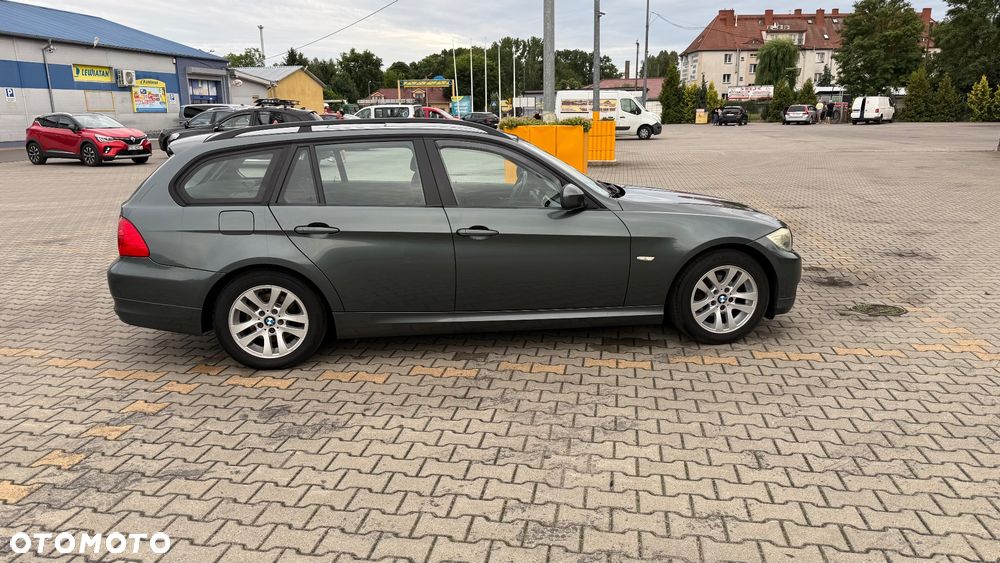 BMW Seria 3 318i - 6