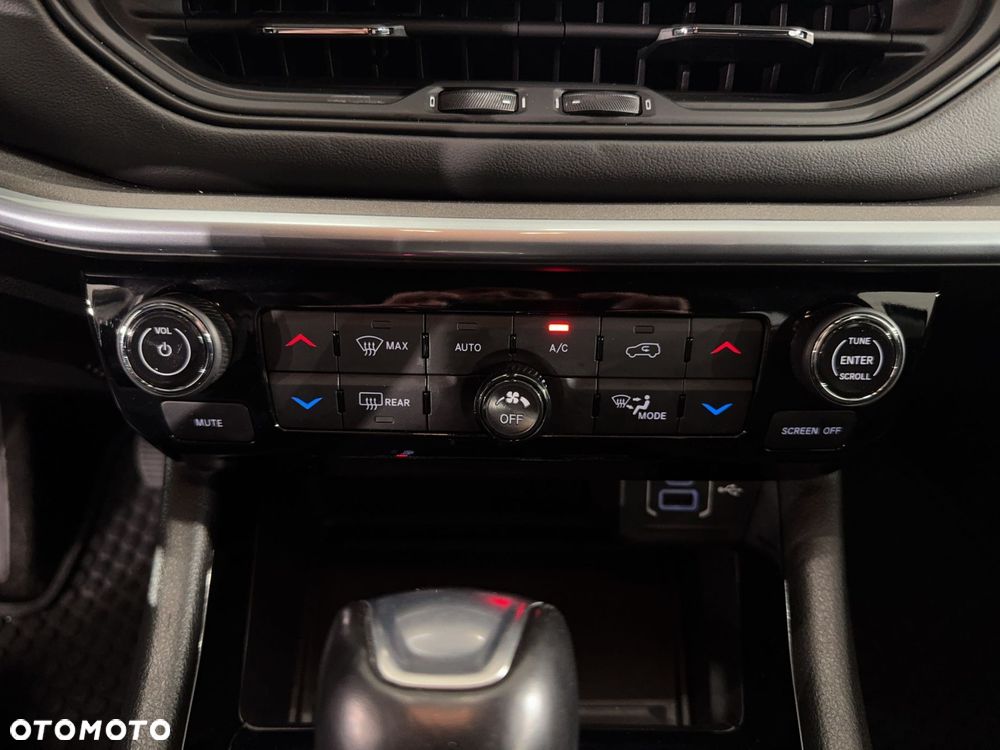 Jeep Compass - 25