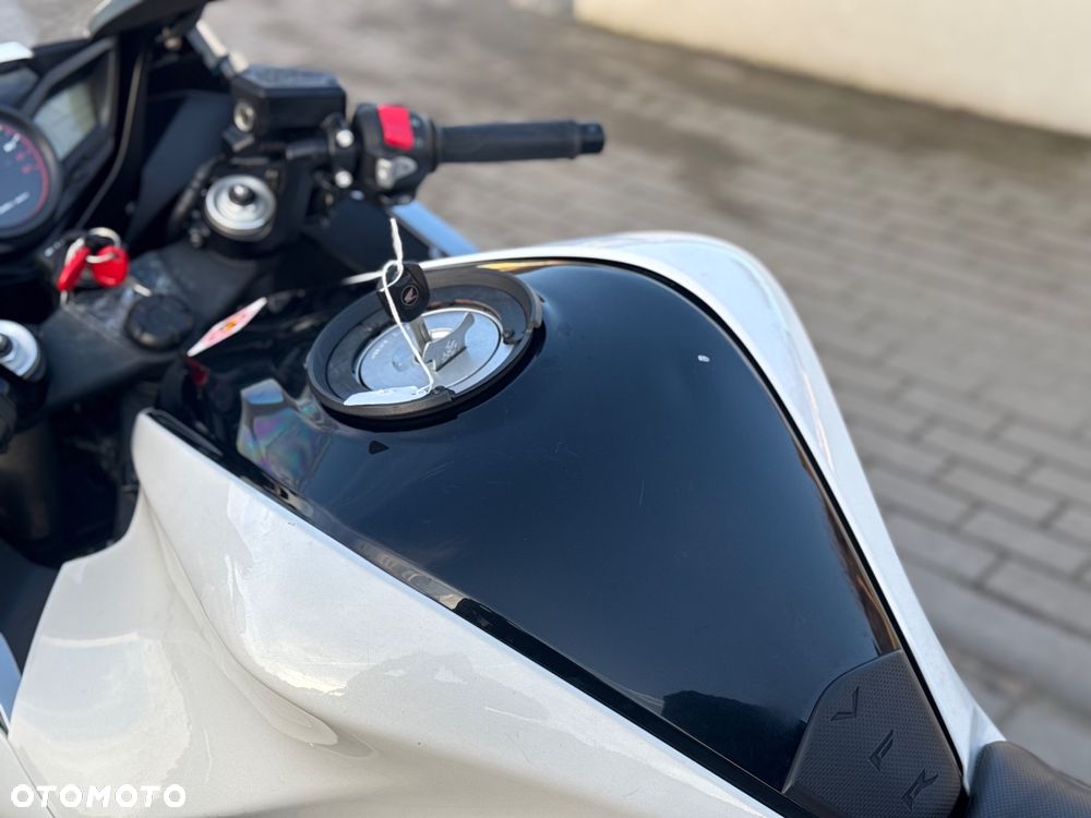 Honda VFR - 34