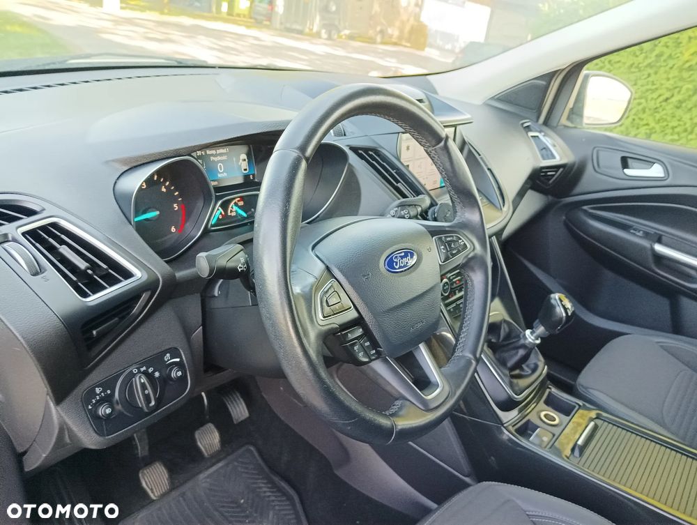 Ford Kuga 2.0 TDCi 2x4 Titanium - 22